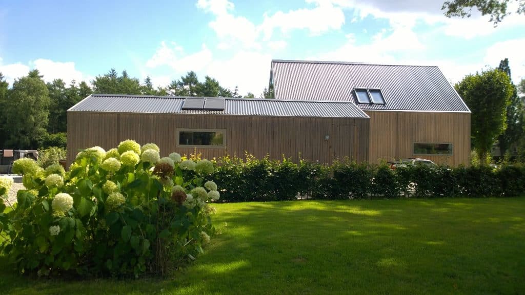 Atelier van Jola Albers in de bossen van Austerliz